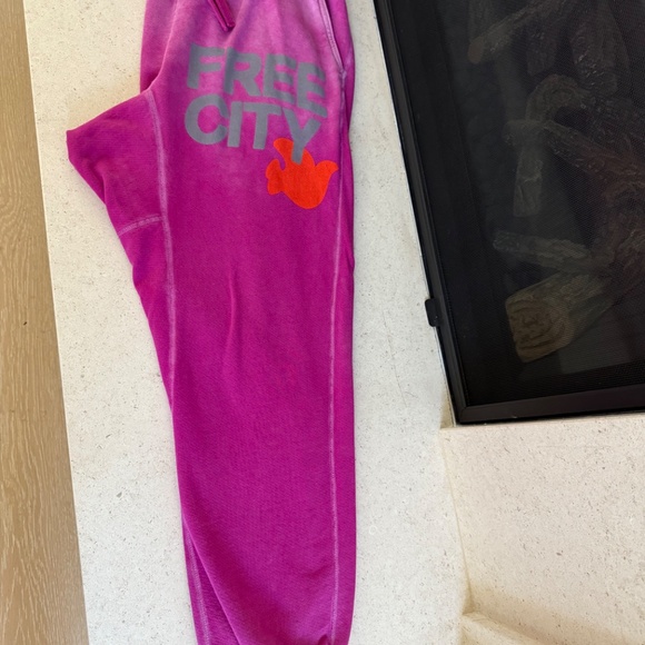 Sweatpants - Picture 5 of 6